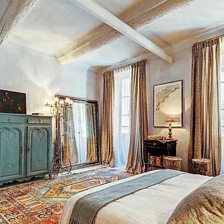 De Charme In The Heart Of *